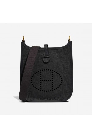 Evelyne 16 Clémence Caban Black